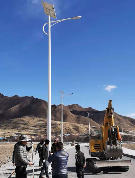 甘南碌曲10米霍城太阳能路灯项目