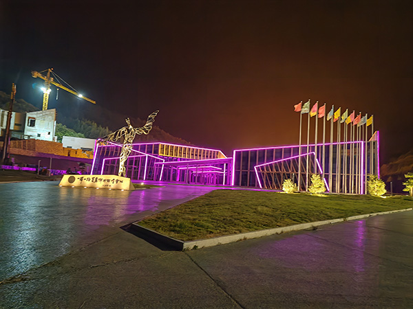 城市亮化是现代城市建设的重要组成部分，它不仅可以美化城市的夜景，还能提升城市的整体形象。随着科技的不断进步，城市亮化也得到了更多的关注和创新。本文将介绍一些关于城市亮化的创意和技术，帮助读者了解霍城城市亮化的重要性以及如何进行霍城城市亮化的规划和实施。